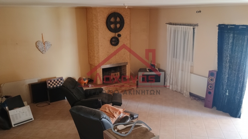 Πωλείται μεζονέτα 3ου-4ου ορόφου στη Νίκαια 1