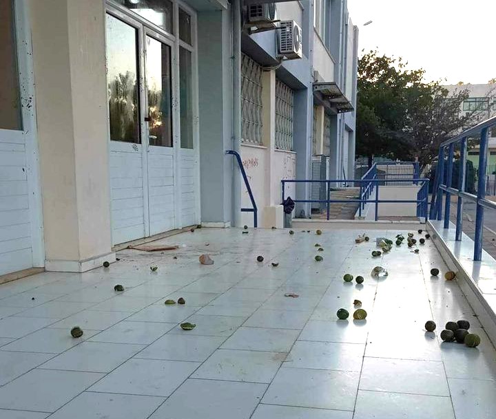 Κατάληψη και φθορές σε Λύκειο – Στόχος των μαθητών το γραφείο καθηγητών 1