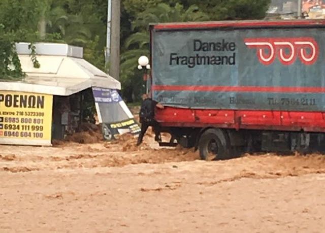 Ντηνιακός και Σελέκος ανταλλάσσουν πυρά για τα "πνιγμένα" αντιπλημμυρικά 4 Ντηνιακός και Σελέκος ανταλλάσσουν πυρά για τα "πνιγμένα" αντιπλημμυρικά 3