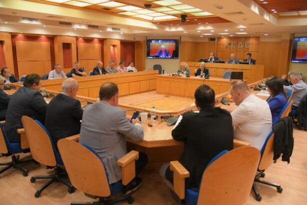 ΚΕΔΕ για το 2025: Μεγάλη απόκλιση των πόρων που δικαιούνται οι δήμοι και των πόρων που τους αποδίδονται 47