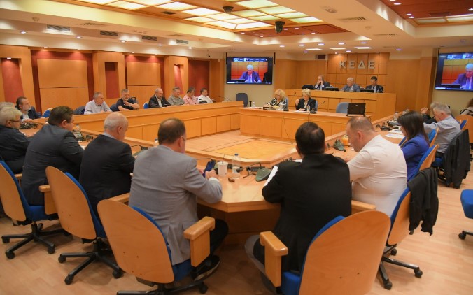 ΚΕΔΕ για το 2025: Μεγάλη απόκλιση των πόρων που δικαιούνται οι δήμοι και των πόρων που τους αποδίδονται 2 ΚΕΔΕ για το 2025: Μεγάλη απόκλιση των πόρων που δικαιούνται οι δήμοι και των πόρων που τους αποδίδονται 1