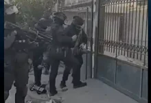 Αστυνομική επιχείρηση στον Ασπρόπυργο: Χειροπέδες σε 6, κατασχέθηκαν πιστόλια - Βίντεο 31