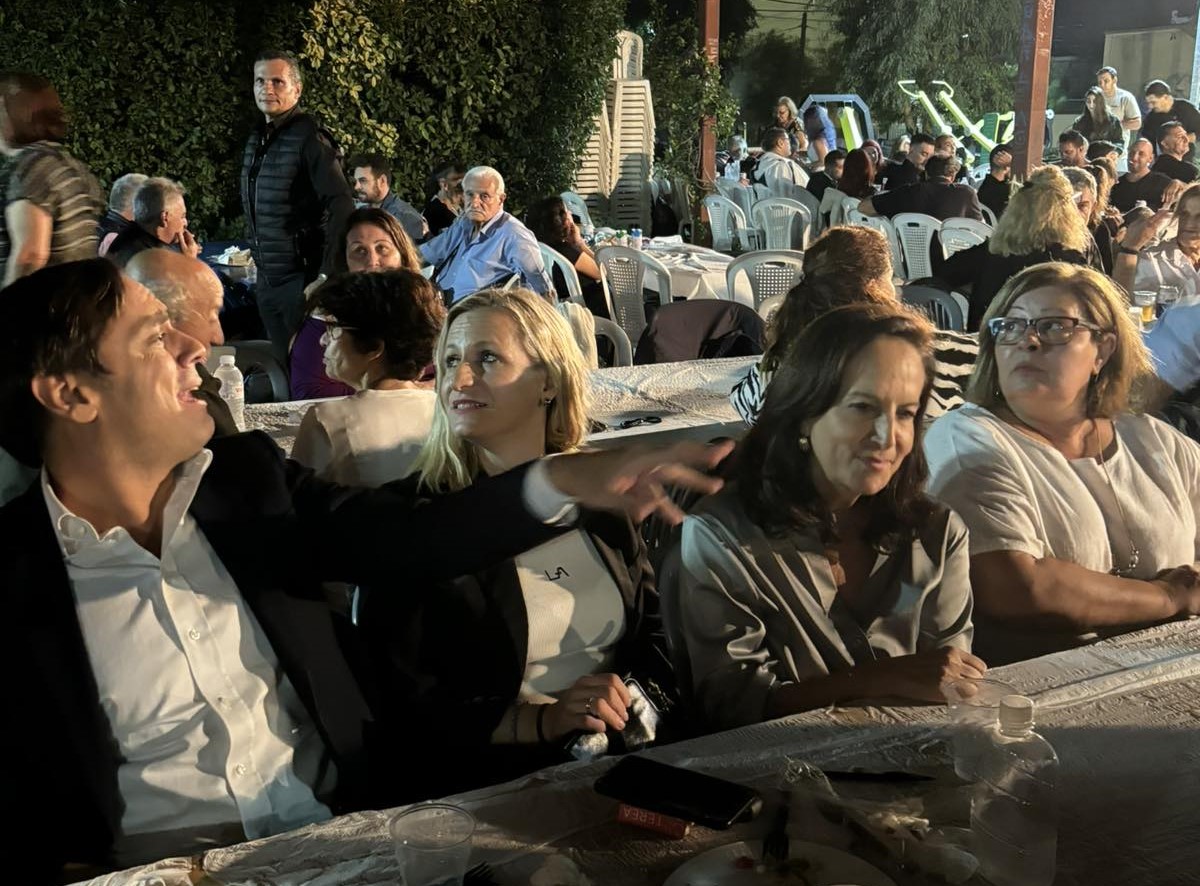Στο Χαϊδάρι η Άννα Διαμαντοπούλου, λίγο πριν την κρίσιμη κάλπη 6 Στο Χαϊδάρι η Άννα Διαμαντοπούλου, λίγο πριν την κρίσιμη κάλπη 5