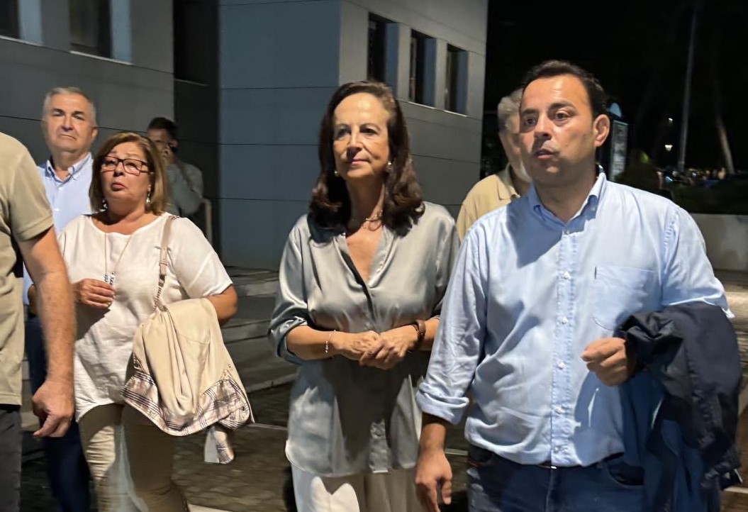 Στο Χαϊδάρι η Άννα Διαμαντοπούλου, λίγο πριν την κρίσιμη κάλπη 4 Στο Χαϊδάρι η Άννα Διαμαντοπούλου, λίγο πριν την κρίσιμη κάλπη 3