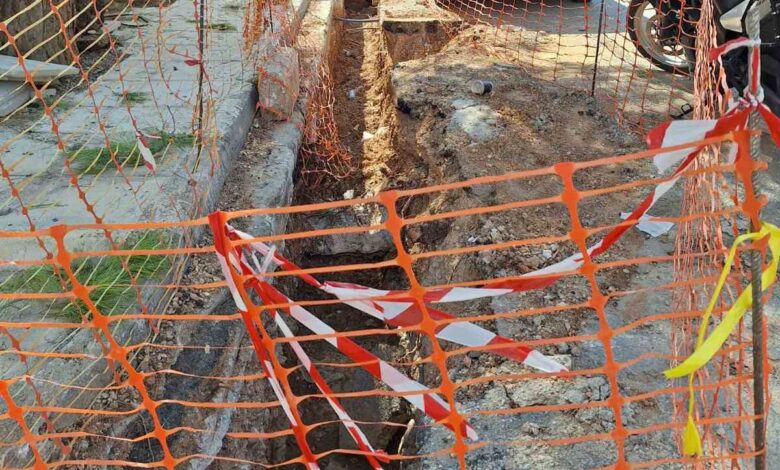 Έργο στο Δάσος: Ενάμιση μήνα σκάβουν, ανοίγουν τρύπες και τίποτε δεν τελειώνει 2 Έργο στο Δάσος: Ενάμιση μήνα σκάβουν, ανοίγουν τρύπες και τίποτε δεν τελειώνει 1