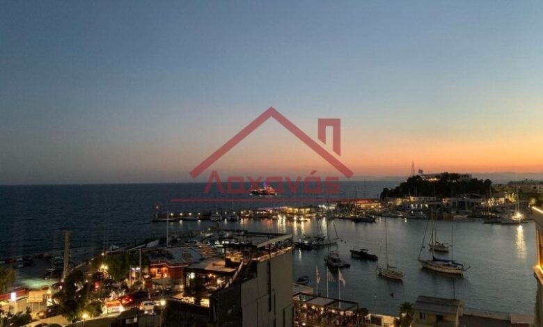 Πειραιάς - Καστέλλα, πωλείται ανακαινισμένη μονοκατοικία πάνω από το Μικρολίμανο 2 Πειραιάς - Καστέλλα, πωλείται ανακαινισμένη μονοκατοικία πάνω από το Μικρολίμανο 1