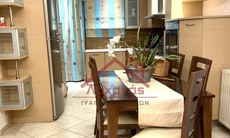 Πωλείται ανακαινισμένο διαμέρισμα σε διπλοκατοικία στο Ίλιον 2 Πωλείται ανακαινισμένο διαμέρισμα σε διπλοκατοικία στο Ίλιον 1