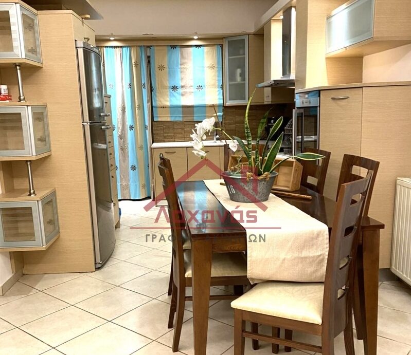 Πωλείται ανακαινισμένο διαμέρισμα σε διπλοκατοικία στο Ίλιον 1
