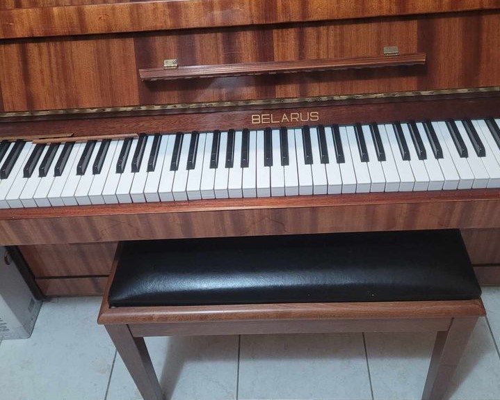 Πωλείται πιάνο σε καλή κατάσταση 1
