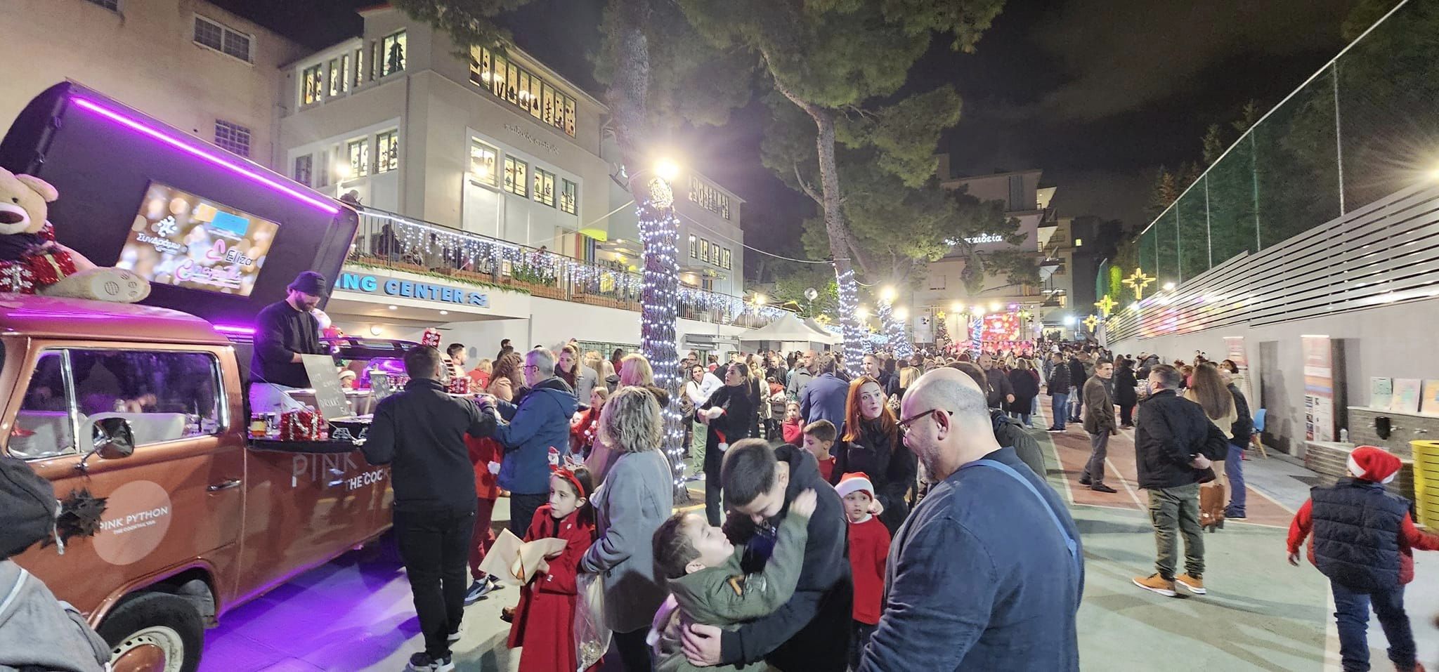 Σε πνεύμα Χριστουγέννων τα Εκπαιδευτήρια Νέα Παιδεία - Λαμπερές παρουσίες! 4 Σε πνεύμα Χριστουγέννων τα Εκπαιδευτήρια Νέα Παιδεία - Λαμπερές παρουσίες! 3
