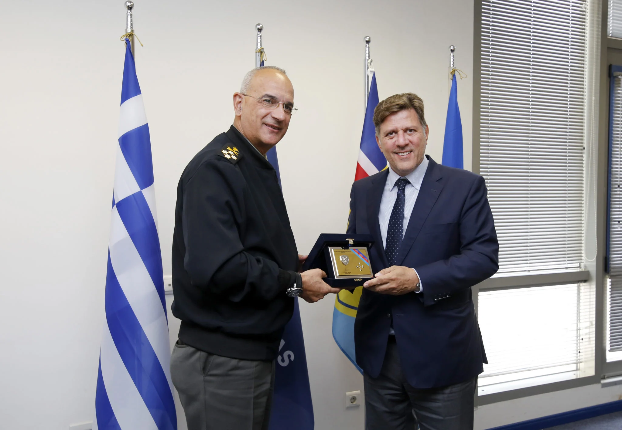 Στα Ναυπηγεία Σκαραμαγκά οι Αρχηγοί ΓΕΕΘΑ – ΓΕΝ 6 Στα Ναυπηγεία Σκαραμαγκά οι Αρχηγοί ΓΕΕΘΑ – ΓΕΝ 5