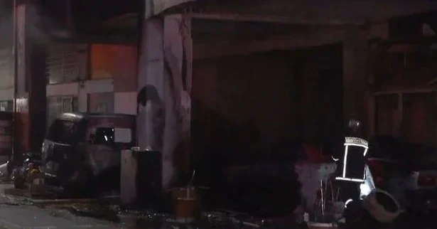 Φωτιά σε αποθήκη με ελαστικά στη Λεωφόρο Αθηνών – Κάηκαν καταστήματα 7