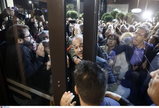 Ομαδική παραίτηση ηγετικών στελεχών στον ΣΥΡΙΖΑ Χαϊδαρίου 2 Ομαδική παραίτηση ηγετικών στελεχών στον ΣΥΡΙΖΑ Χαϊδαρίου 1