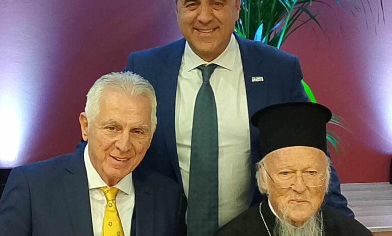 Ο Βασίλης Λώλος στις εκδηλώσεις υποδοχής του Οικουμενικού Πατριάρχη Βαρθολομαίου στο Περιστέρι 2 Ο Βασίλης Λώλος στις εκδηλώσεις υποδοχής του Οικουμενικού Πατριάρχη Βαρθολομαίου στο Περιστέρι 1