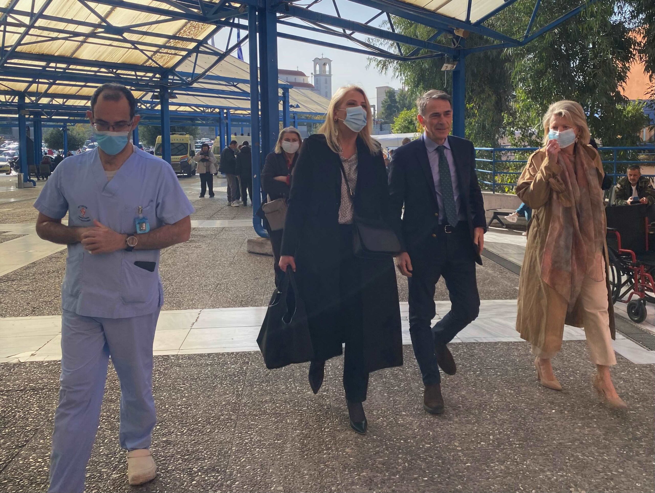 Επίσκεψη Δούρου – Ακρίτα στο Νοσοκομείο Αττικόν 4 Επίσκεψη Δούρου – Ακρίτα στο Νοσοκομείο Αττικόν 3
