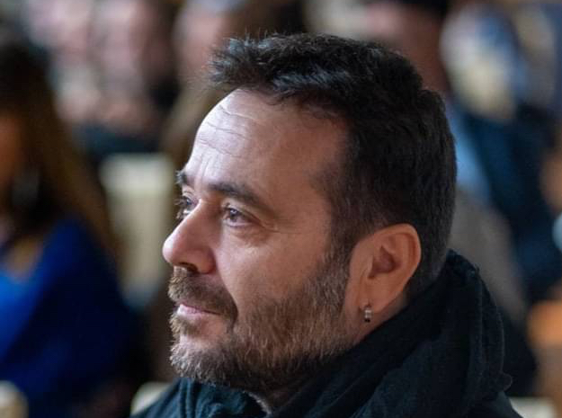 Δημήτρης Αγοράς: Το να είσαι χαρούμενος είναι επιλογή 2 Δημήτρης Αγοράς: Το να είσαι χαρούμενος είναι επιλογή 1