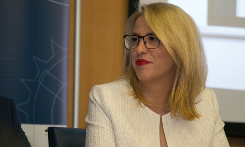 Το "Μακελειό" καταδικάστηκε για σειρά δημοσιευμάτων κατά της Ρένας Δούρου 2 Το "Μακελειό" καταδικάστηκε για σειρά δημοσιευμάτων κατά της Ρένας Δούρου 1