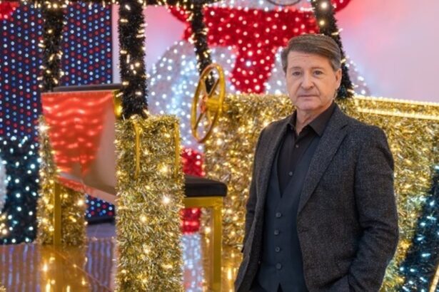 Ο Θεσσαλονικιός που κατασκεύασε πάνω από ένα δισ. λαμπιόνια, "φωτίζει" τα Χριστούγεννα σε όλο τον κόσμο 7