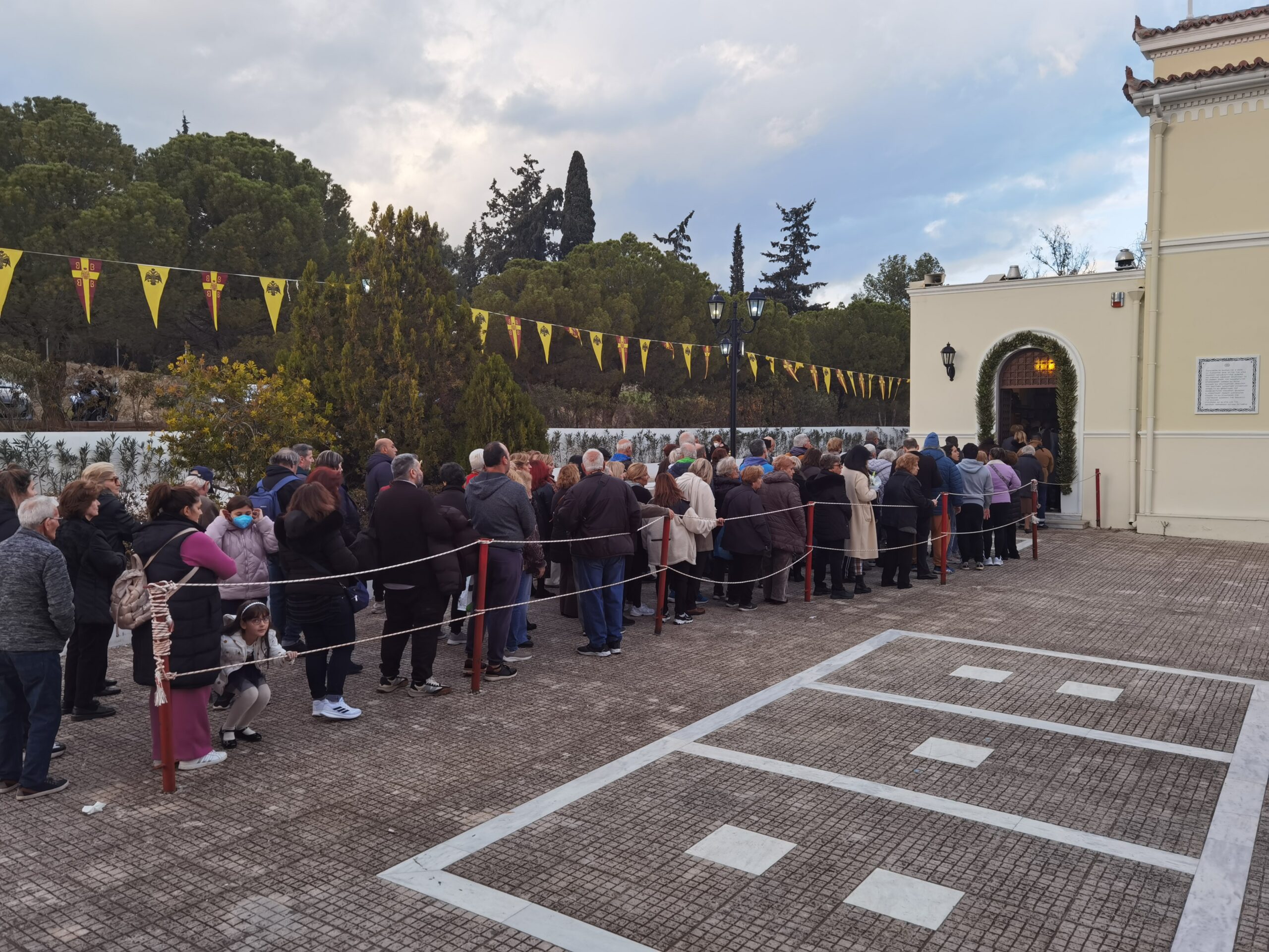 Το αδιαχώρητο απόψε στο πανηγύρι της Αγίας Βαρβάρας - Φωτογραφίες και βίντεο 12 Το αδιαχώρητο απόψε στο πανηγύρι της Αγίας Βαρβάρας - Φωτογραφίες και βίντεο 11