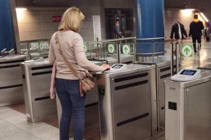 Ασφυξία στο Μετρό της Αθήνας και... τώρα τρέχουμε 8 Ασφυξία στο Μετρό της Αθήνας και... τώρα τρέχουμε 7