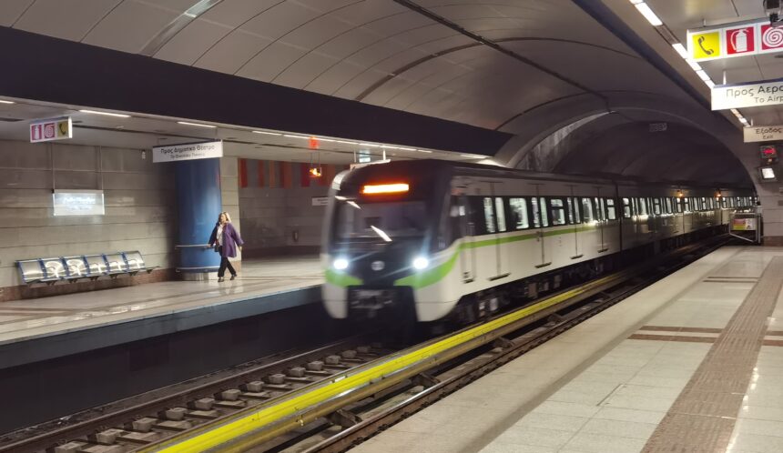 Γραμμή 3, Μοναστηράκι, καπνοί και μυρωδιά καμένου - Αποσύρθηκε ο συρμός 1