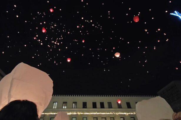 Τα φαναράκια της "Νύχτας των Ευχών" μάγεψαν Αθηναίους και τουρίστες 19