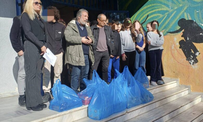 To 3ο Γυμνάσιο Χαϊδαρίου δώρισε τρόφιμα στο Κοινωνικό Παντοπωλείο 2 To 3ο Γυμνάσιο Χαϊδαρίου δώρισε τρόφιμα στο Κοινωνικό Παντοπωλείο 1