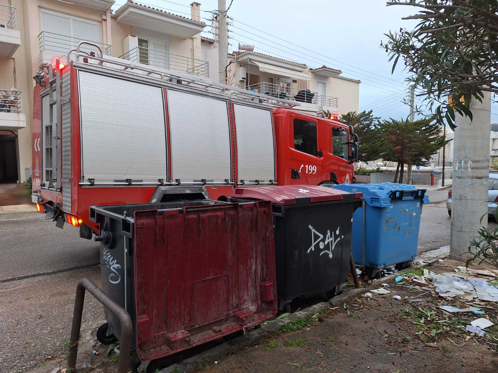 Κινητοποίηση της Πυροσβεστικής για φλεγόμενο κάδο στο Δάσος 5