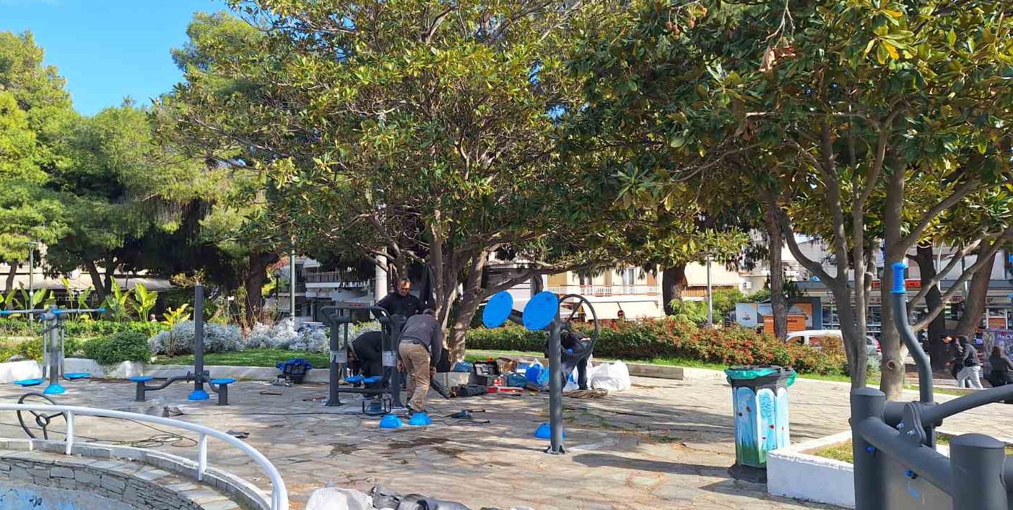 Υπαίθρια όργανα γυμναστικής τοποθετήθηκαν σε 3 πλατείες για δωρεάν εξάσκηση 13