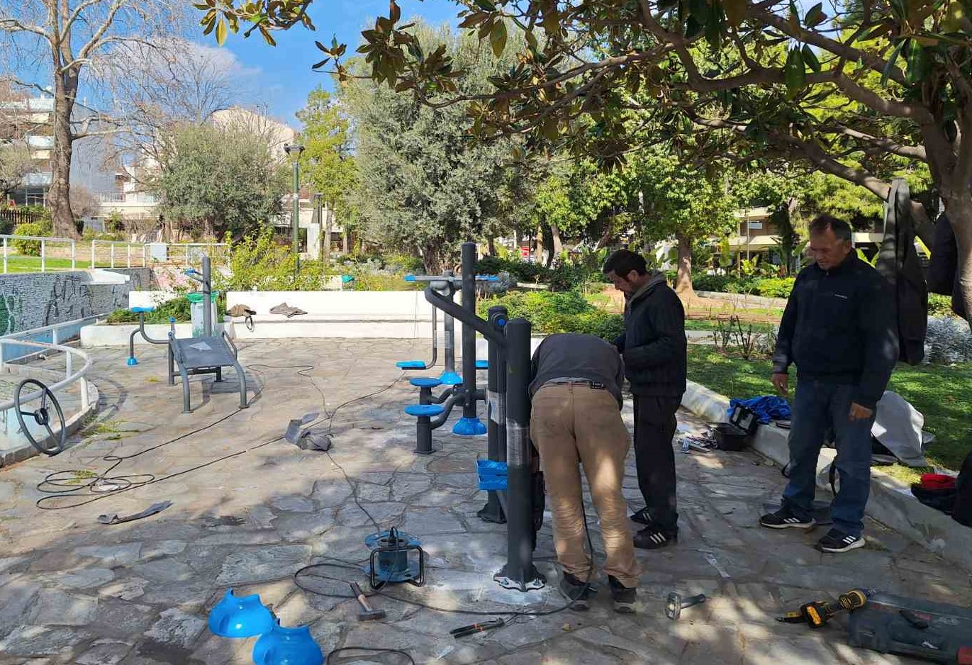Υπαίθρια όργανα γυμναστικής τοποθετήθηκαν σε 3 πλατείες για δωρεάν εξάσκηση 11