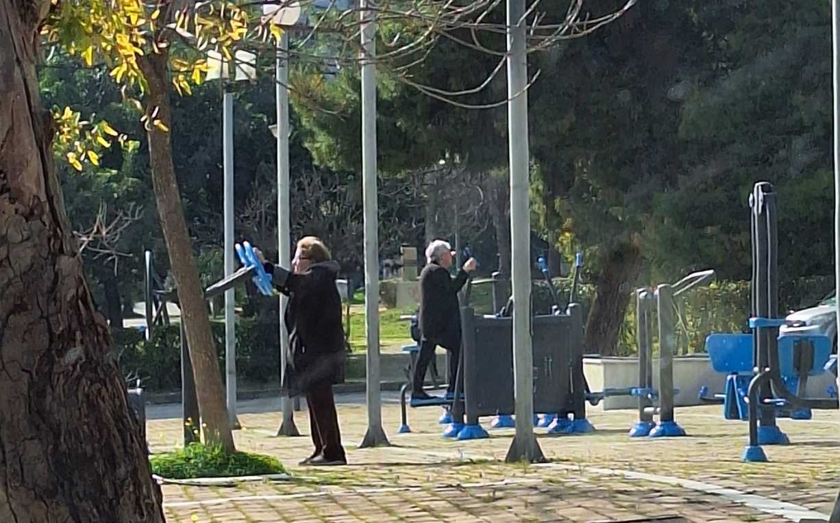 Υπαίθρια όργανα γυμναστικής τοποθετήθηκαν σε 3 πλατείες για δωρεάν εξάσκηση 3