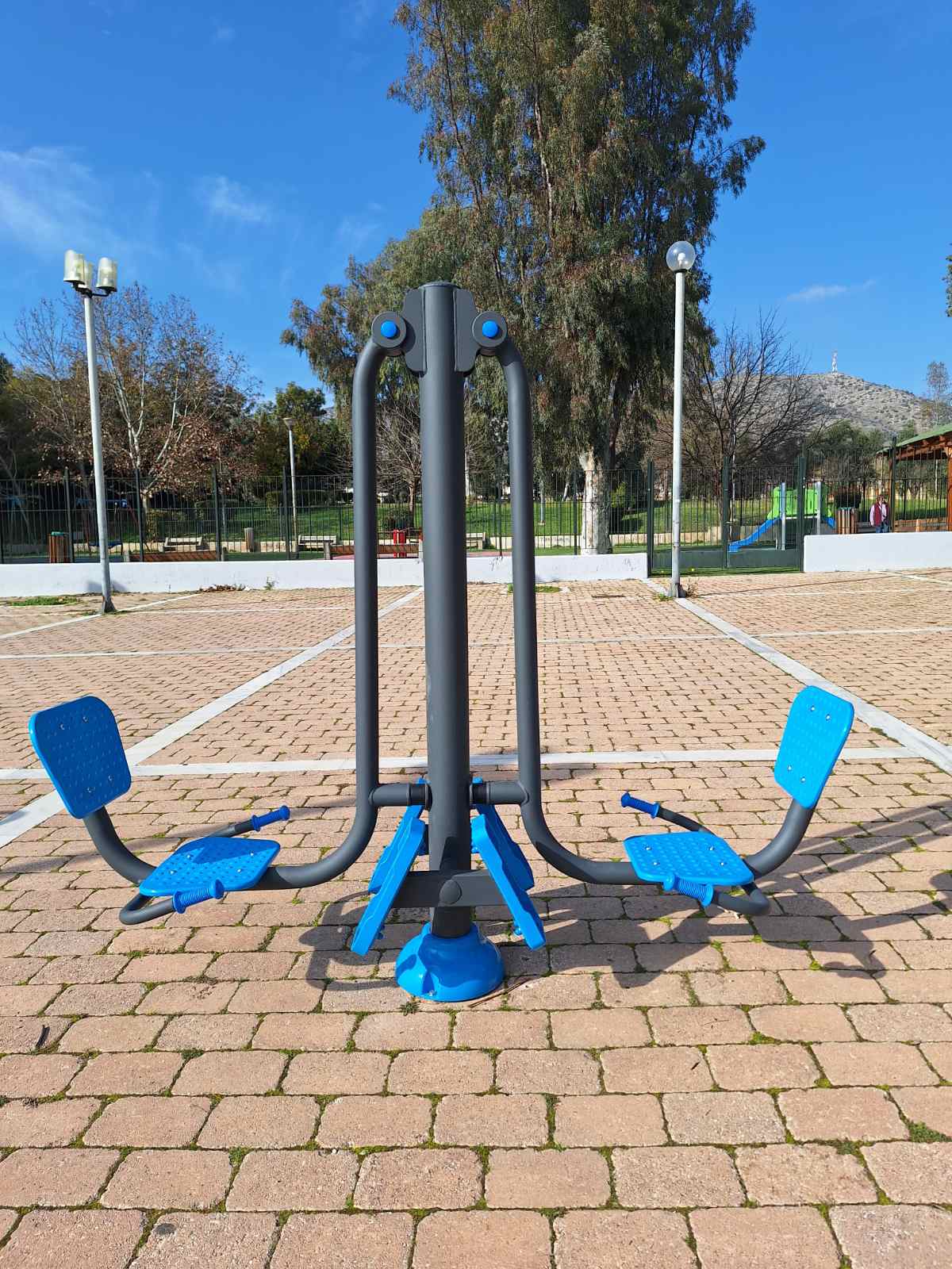 Υπαίθρια όργανα γυμναστικής τοποθετήθηκαν σε 3 πλατείες για δωρεάν εξάσκηση 5