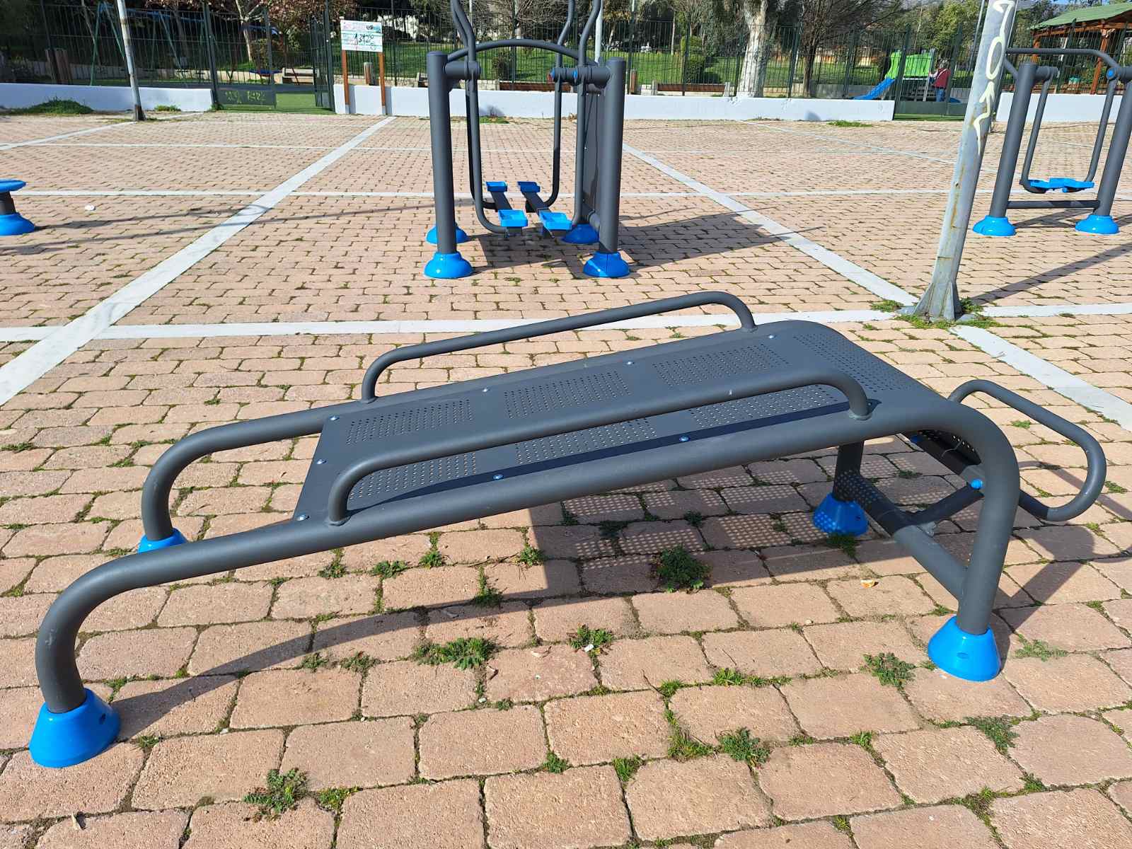 Υπαίθρια όργανα γυμναστικής τοποθετήθηκαν σε 3 πλατείες για δωρεάν εξάσκηση 7