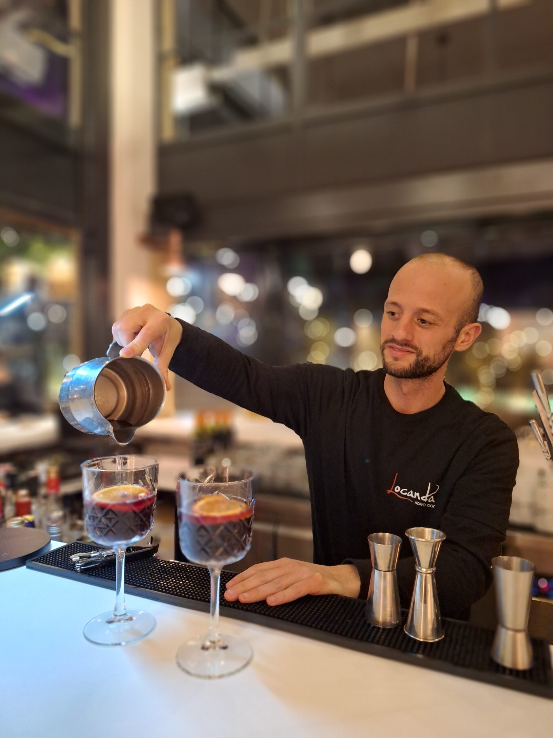 Το ζεστό κρασί του νέου resto bar στο Δάσος Χαϊδαρίου έγινε viral 6 Το ζεστό κρασί του νέου resto bar στο Δάσος Χαϊδαρίου έγινε viral 5