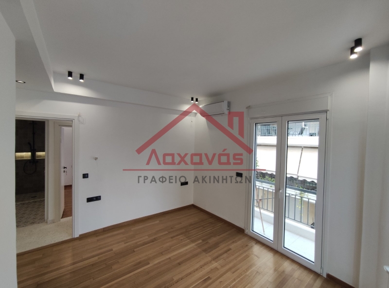 Ενοικιάζεται διαμέρισμα 100 τμ. στη Νέα Σμύρνη 4 Ενοικιάζεται διαμέρισμα 100 τμ. στη Νέα Σμύρνη 3