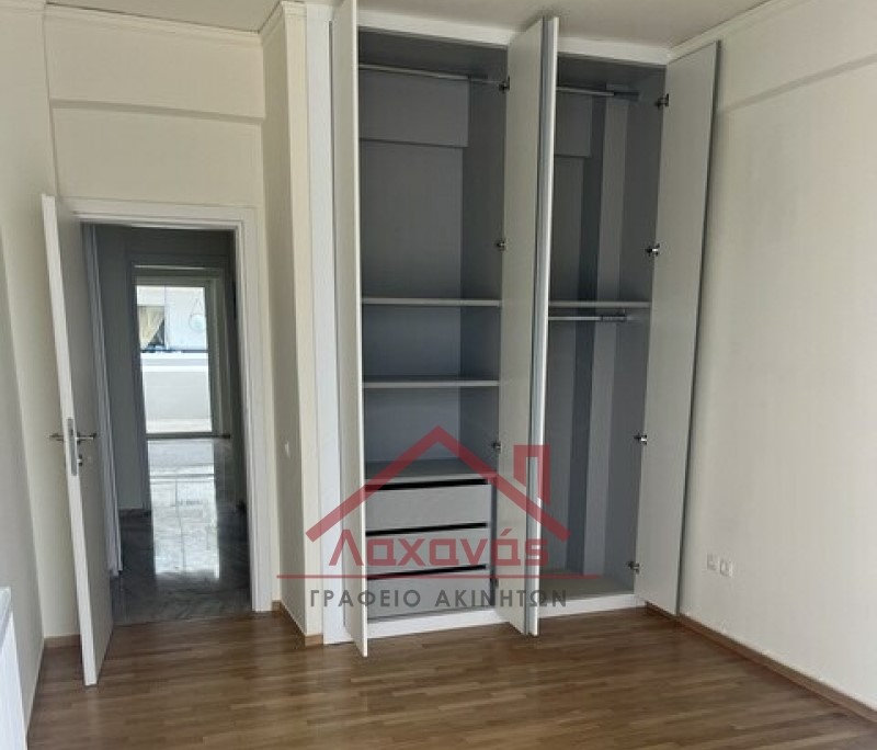 Πωλείται ανακαινισμένο οροφοδιαμέρισμα στον Πειραιά 11