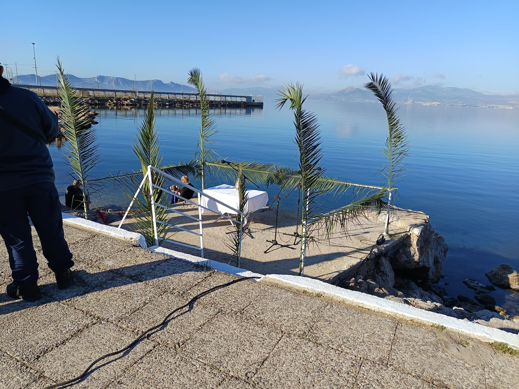 Με κατάνυξη και λαμπρότητα ο Αγιασμός των Υδάτων στο Χαϊδάρι 20 Με κατάνυξη και λαμπρότητα ο Αγιασμός των Υδάτων στο Χαϊδάρι 19