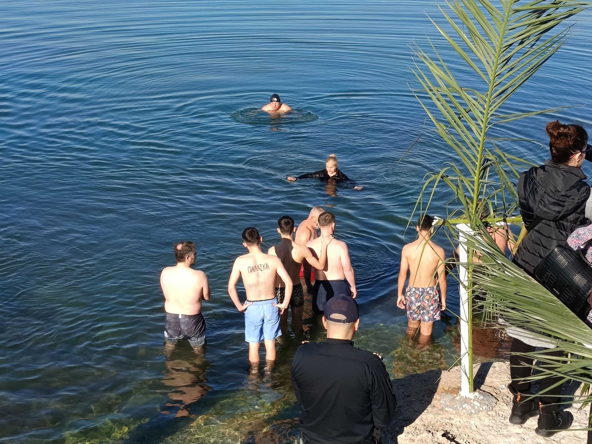 Με κατάνυξη και λαμπρότητα ο Αγιασμός των Υδάτων στο Χαϊδάρι 14 Με κατάνυξη και λαμπρότητα ο Αγιασμός των Υδάτων στο Χαϊδάρι 13