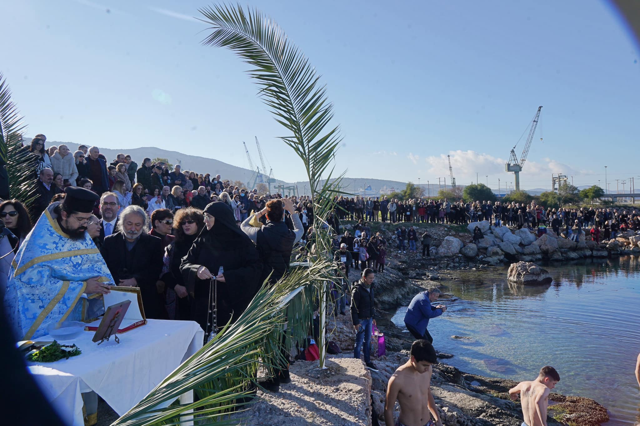 Με κατάνυξη και λαμπρότητα ο Αγιασμός των Υδάτων στο Χαϊδάρι 10 Με κατάνυξη και λαμπρότητα ο Αγιασμός των Υδάτων στο Χαϊδάρι 9