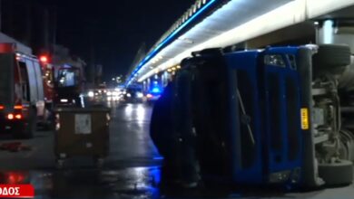 Ιερά Οδός και Κηφισός: Ανατράπηκε νταλίκα 5