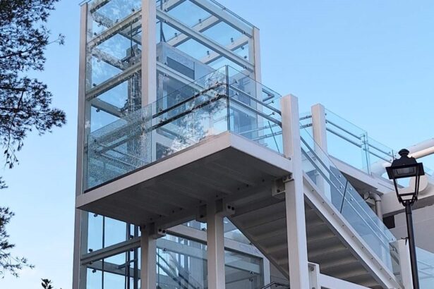 "Χτύπησε κεραυνός ενώ βρισκόμουν πάνω στην πεζογέφυρα!" 11