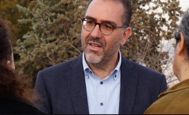 "Να πείτε δημόσια από πού προκύπτει η υπόγεια γνωστή (όπως ισχυρίζεστε) συνεργασία" 2 "Να πείτε δημόσια από πού προκύπτει η υπόγεια γνωστή (όπως ισχυρίζεστε) συνεργασία" 1