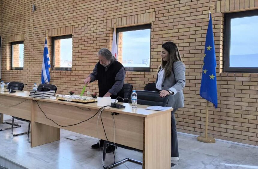 Ο Δήμος Χαϊδαρίου έκοψε την πρωτοχρονιάτικη πίτα  1