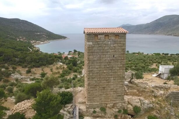 Πύργος Αιγοσθένων: Τι είναι το εντυπωσιακό οικοδόμημα που δεσπόζει στον όρμο του Πόρτο Γερμενού 51