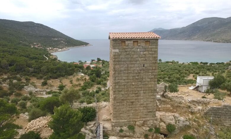 Πύργος Αιγοσθένων: Τι είναι το εντυπωσιακό οικοδόμημα που δεσπόζει στον όρμο του Πόρτο Γερμενού 2 Πύργος Αιγοσθένων: Τι είναι το εντυπωσιακό οικοδόμημα που δεσπόζει στον όρμο του Πόρτο Γερμενού 1