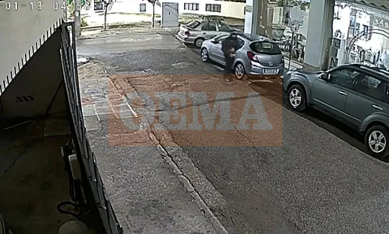 Τρόμος για γυναίκα στο Περιστέρι - Την κυνήγησε άνδρας με κατεβασμένο παντελόνι μέχρι το σπίτι της 2 Τρόμος για γυναίκα στο Περιστέρι - Την κυνήγησε άνδρας με κατεβασμένο παντελόνι μέχρι το σπίτι της 1