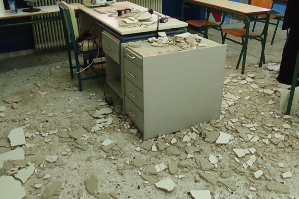 "Πτώση σοβάδων στα σχολεία του Χαϊδαρίου, χορηγίες και φοροαπαλλαγές" 47