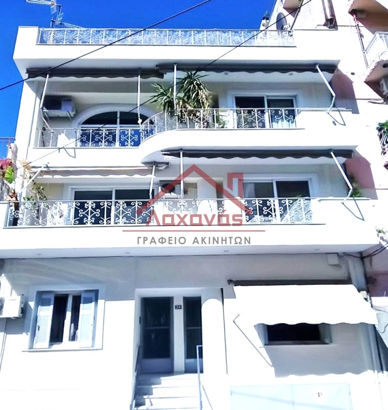 Πωλείται επιπλωμένη μονοκατοικία στον Πειραιά 10 Πωλείται επιπλωμένη μονοκατοικία στον Πειραιά