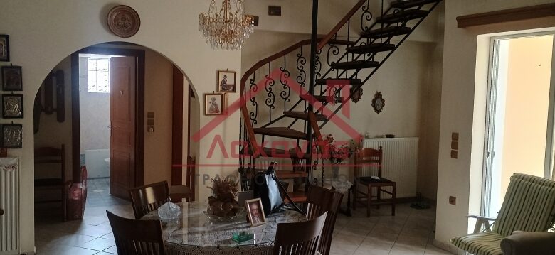 Ασπρόπυργος: Πώληση διώροφης μονοκατοικίας με κήπο 2 Ασπρόπυργος: Πώληση διώροφης μονοκατοικίας με κήπο 1