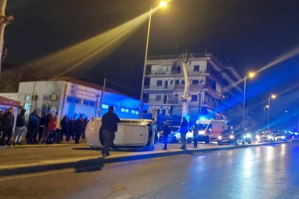 Ιερά Οδός: Ανατροπή οχήματος έξω από το Γήπεδο "Τάκης Χαραλαμπίδης" 7